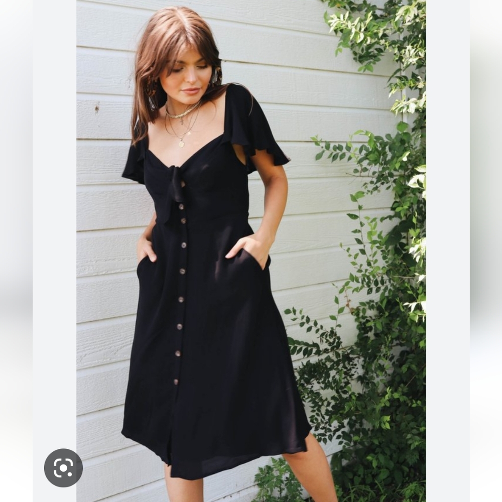 ASTR Black Midi Dress